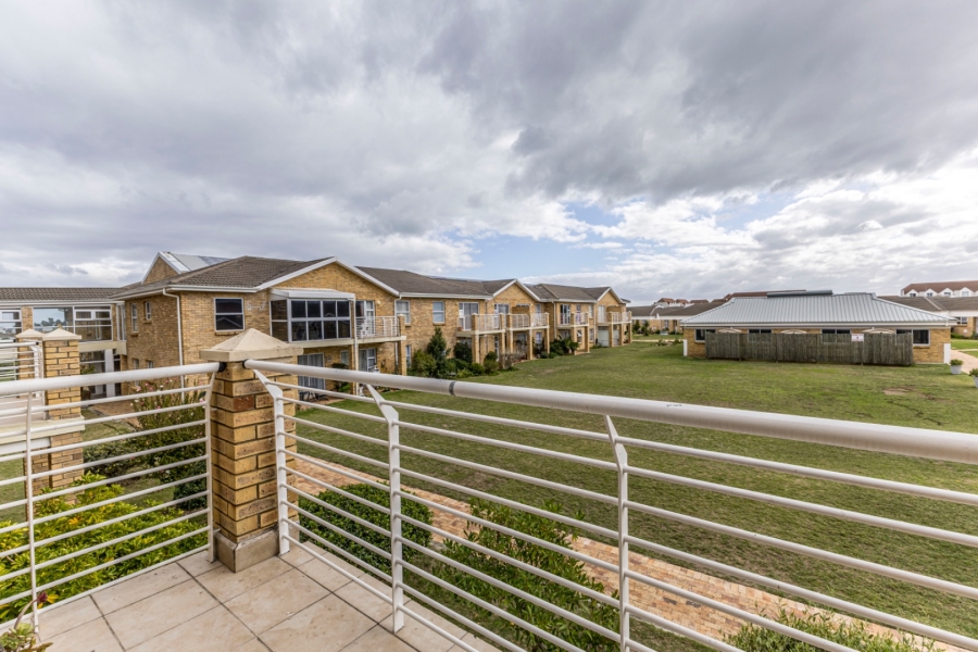 2 Bedroom Property for Sale in Whispering Pines Western Cape